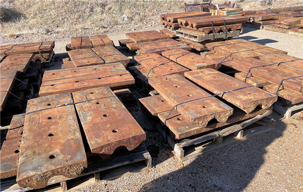 Used REXNORD Rubber Liners for 13'6" x 20' (4.1m x 6.1m) Rod Mill